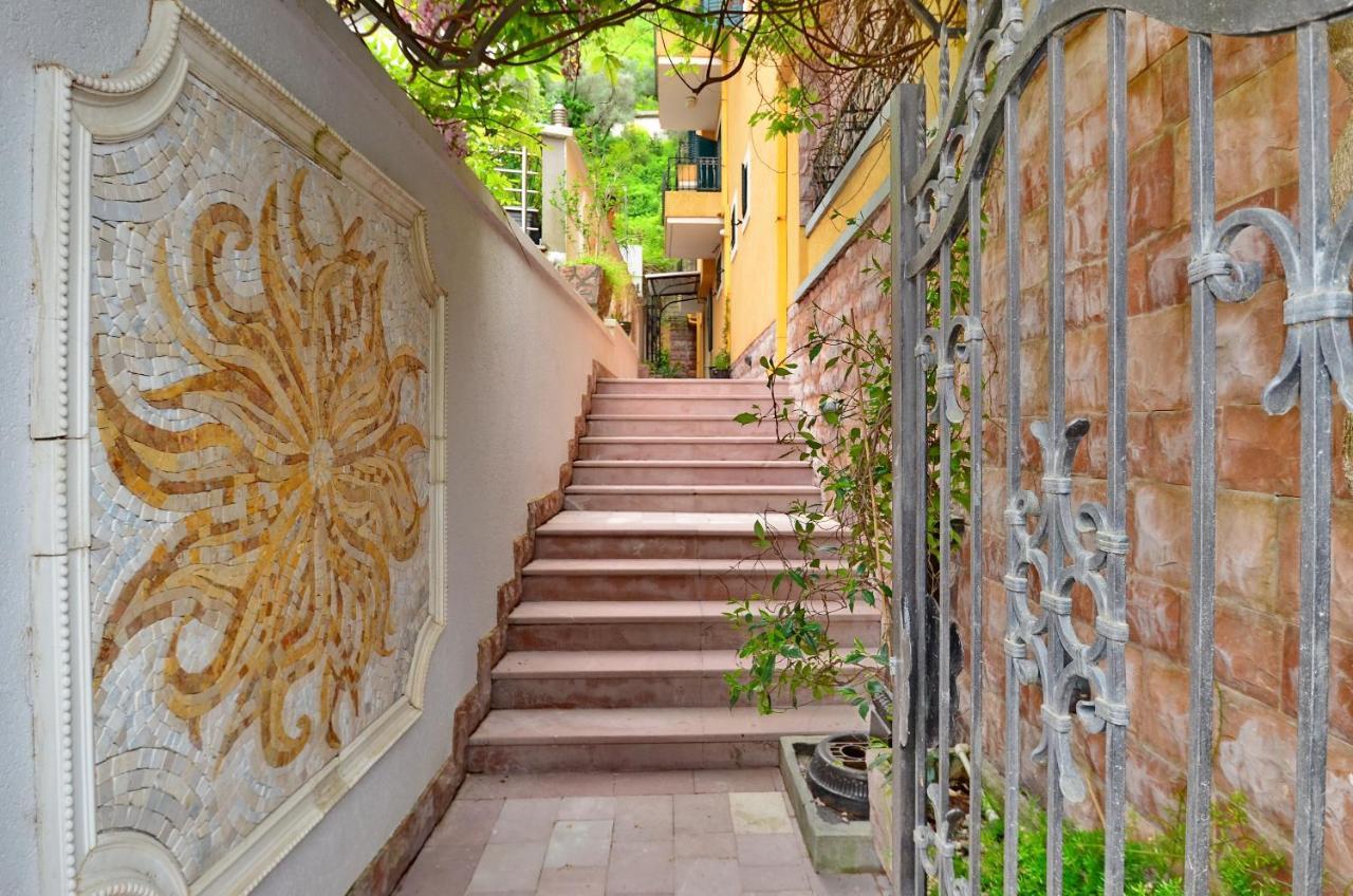 Hotel Meduza Бечичи Экстерьер фото