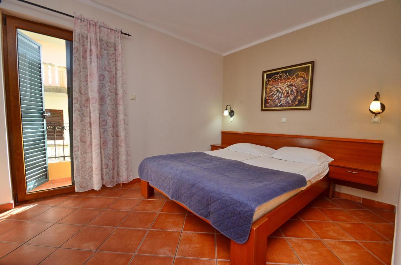Hotel Meduza Бечичи Экстерьер фото