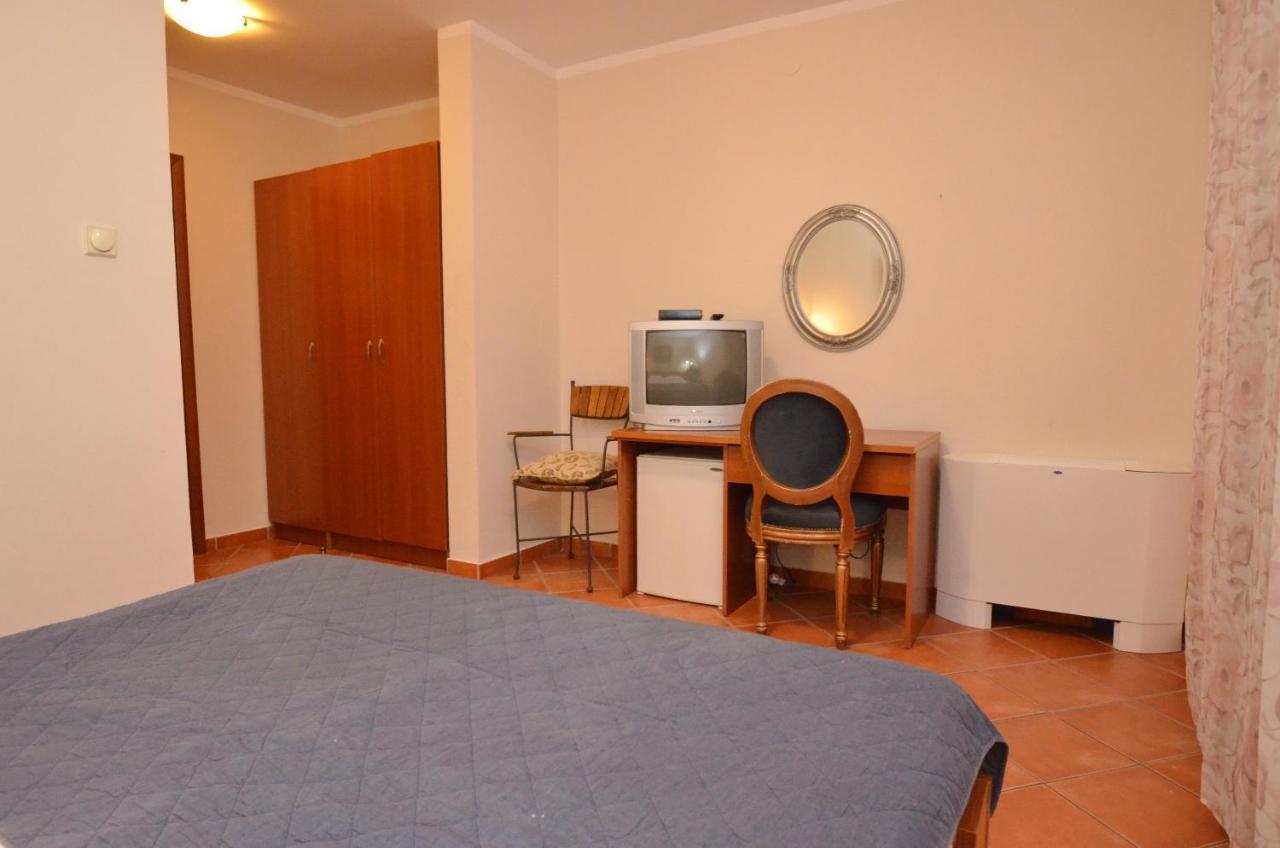 Hotel Meduza Бечичи Экстерьер фото